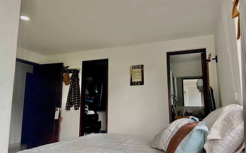 Furnished Apartment in Exclusive Gated Community with Terrace and 4 Bedrooms in El Poblado