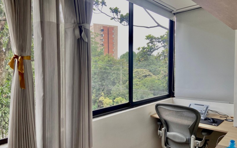 Furnished Apartment in Exclusive Gated Community with Terrace and 4 Bedrooms in El Poblado