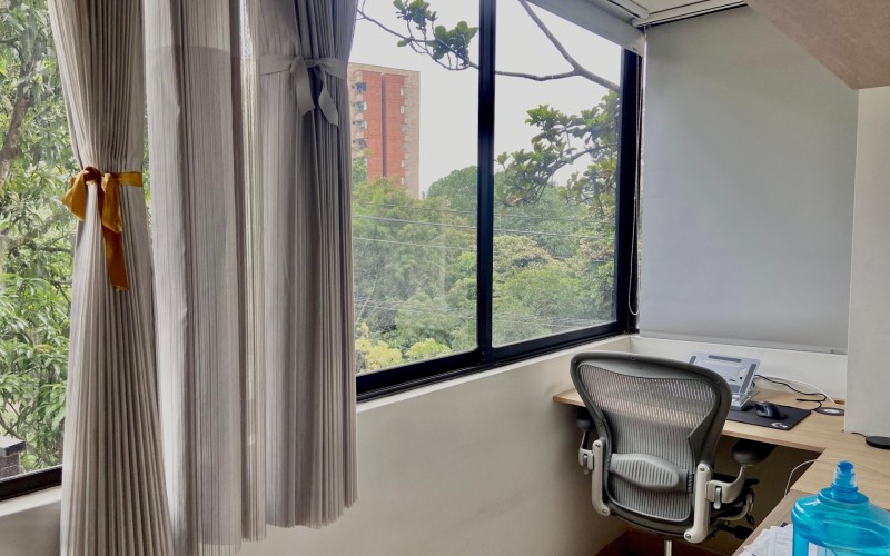 Furnished Apartment in Exclusive Gated Community with Terrace and 4 Bedrooms in El Poblado