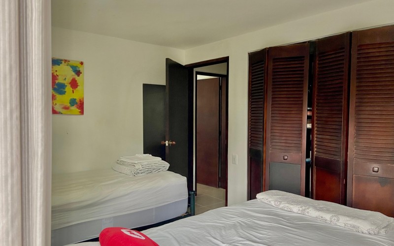 Furnished Apartment in Exclusive Gated Community with Terrace and 4 Bedrooms in El Poblado