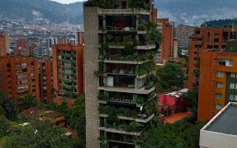 Luxury Living: Stunning Medellín Apartment Awaits