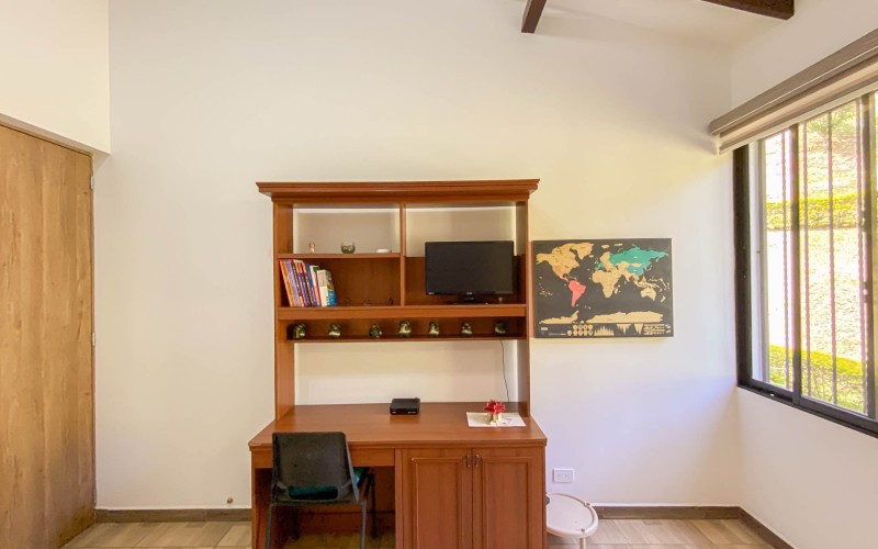 Paradise in Girardota: Finca Villa Al’ser – Luxury, Nature & Investment Potential (3,820 m²)