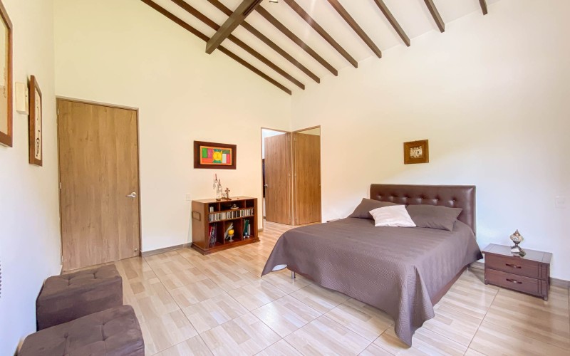 Paradise in Girardota: Finca Villa Al’ser – Luxury, Nature & Investment Potential (3,820 m²)
