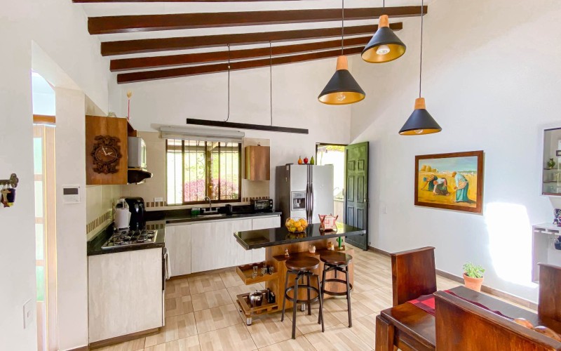 Paradise in Girardota: Finca Villa Al’ser – Luxury, Nature & Investment Potential (3,820 m²)