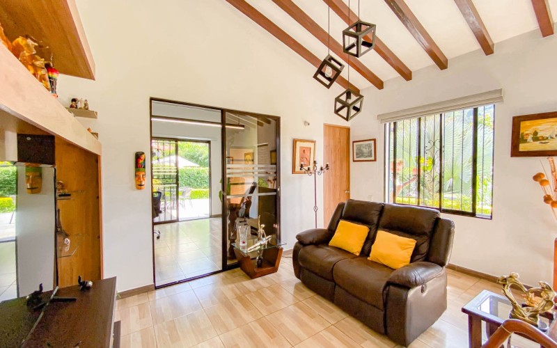 Paradise in Girardota: Finca Villa Al’ser – Luxury, Nature & Investment Potential (3,820 m²)