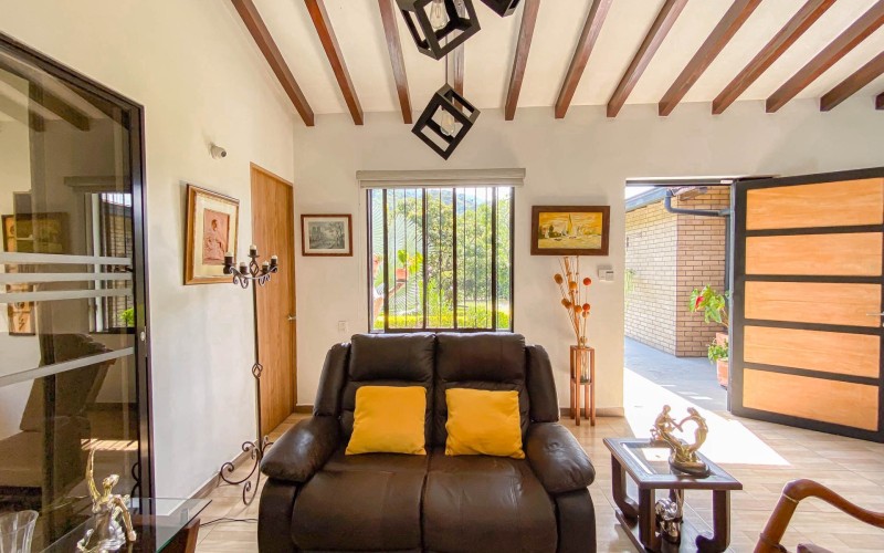 Paradise in Girardota: Finca Villa Al’ser – Luxury, Nature & Investment Potential (3,820 m²)