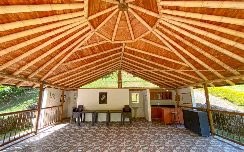Paradise in Girardota: Finca Villa Al’ser – Luxury, Nature & Investment Potential (3,820 m²)