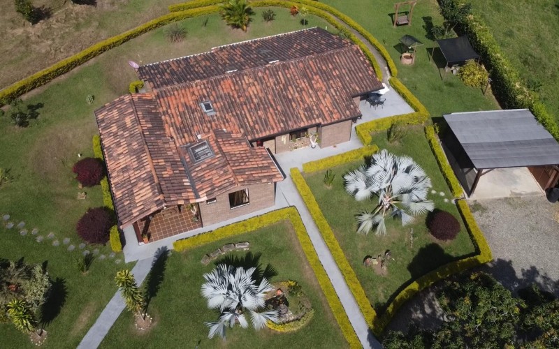 Paradise in Girardota: Finca Villa Al’ser – Luxury, Nature & Investment Potential (3,820 m²)