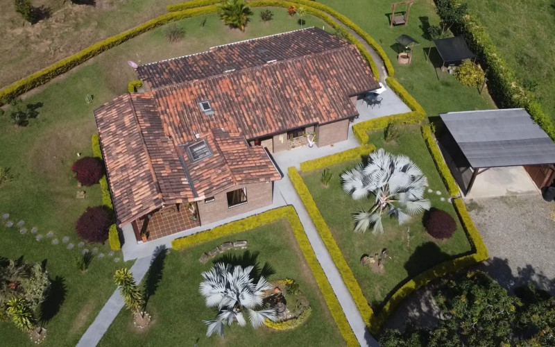 Paradise in Girardota: Finca Villa Al’ser – Luxury, Nature & Investment Potential (3,820 m²)
