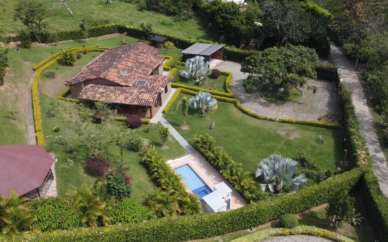 Paradise in Girardota: Finca Villa Al’ser – Luxury, Nature & Investment Potential (3,820 m²)