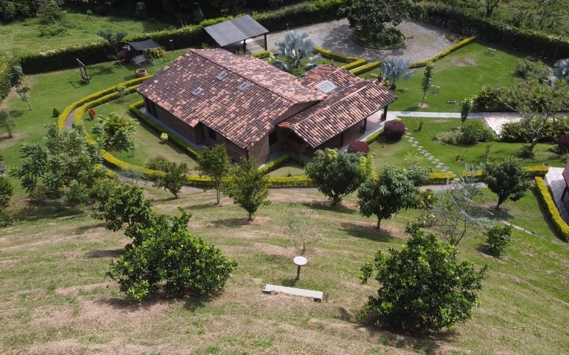 Paradise in Girardota: Finca Villa Al’ser – Luxury, Nature & Investment Potential (3,820 m²)