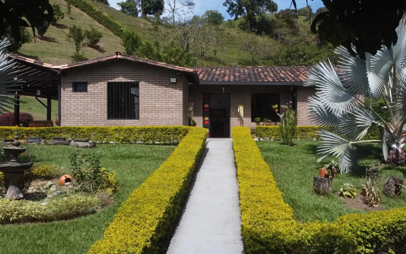 Paradise in Girardota: Finca Villa Al’ser – Luxury, Nature & Investment Potential (3,820 m²)