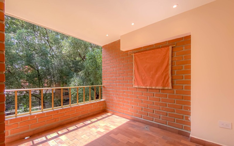 Exclusive Duplex in Laureles – 4 Bedrooms, Spacious Layout, and Prime Location