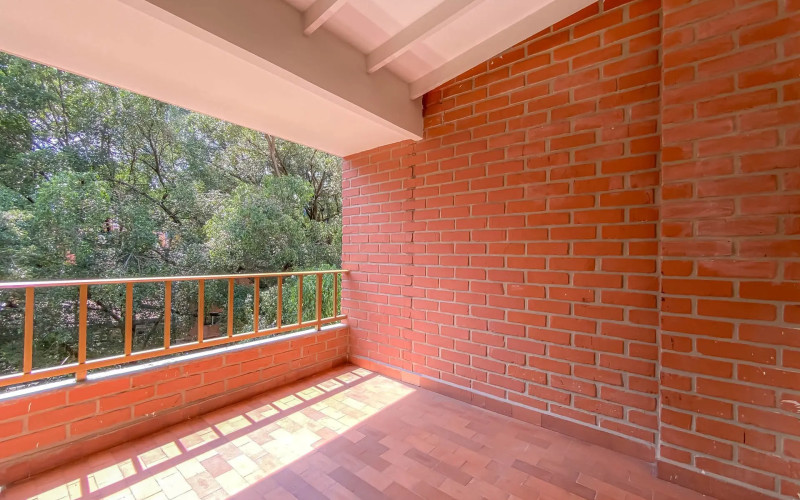 Exclusive Duplex in Laureles – 4 Bedrooms, Spacious Layout, and Prime Location