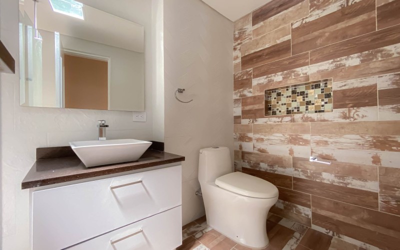 Exclusive Duplex in Laureles – 4 Bedrooms, Spacious Layout, and Prime Location