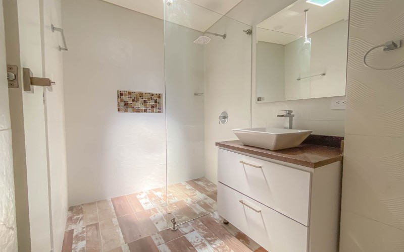 Exclusive Duplex in Laureles – 4 Bedrooms, Spacious Layout, and Prime Location