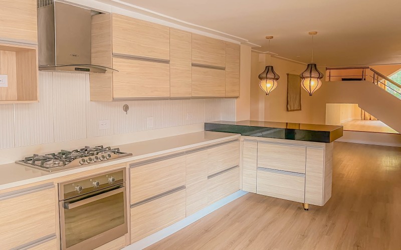 Exclusive Duplex in Laureles – 4 Bedrooms, Spacious Layout, and Prime Location