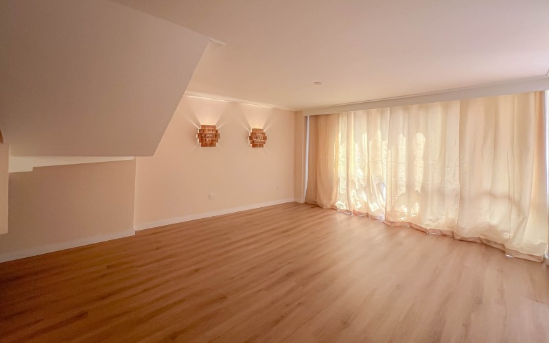 Exclusive Duplex in Laureles – 4 Bedrooms, Spacious Layout, and Prime Location