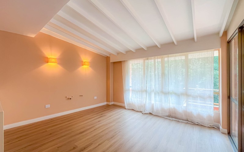 Exclusive Duplex in Laureles – 4 Bedrooms, Spacious Layout, and Prime Location