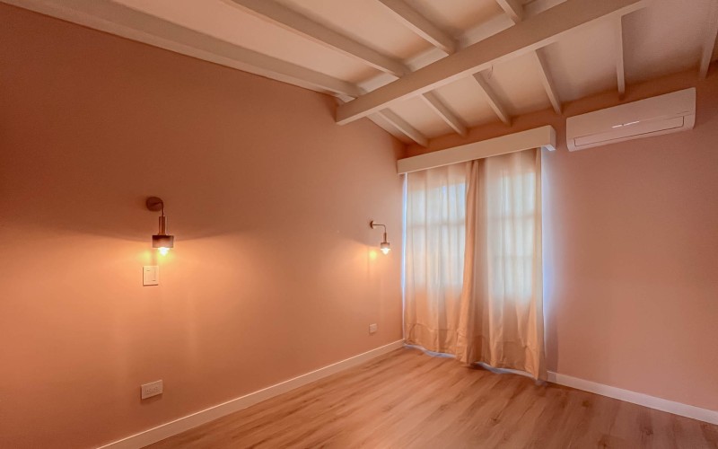 Exclusive Duplex in Laureles – 4 Bedrooms, Spacious Layout, and Prime Location