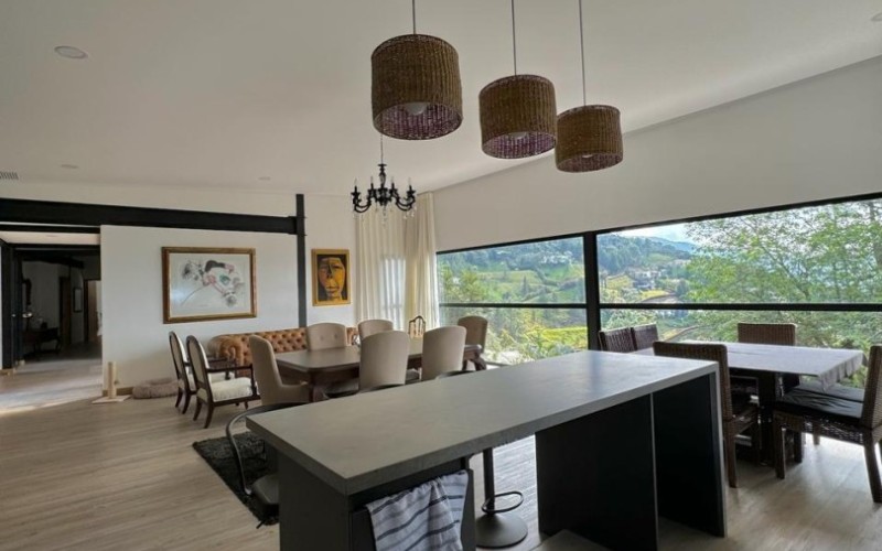 Luxury House in Alto de Las Palmas Medellín | Premium Rental Investment with Panoramic Views