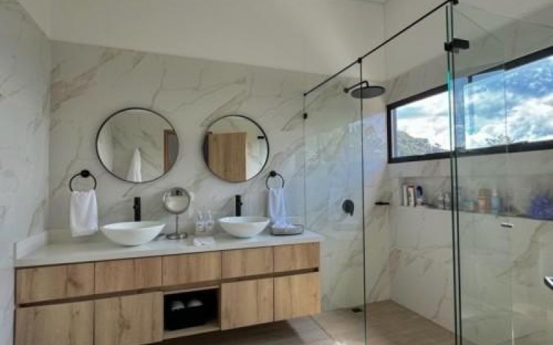 Luxury House in Alto de Las Palmas Medellín | Premium Rental Investment with Panoramic Views
