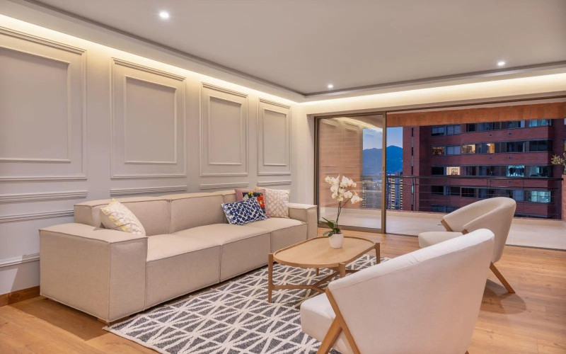 Renovated Luxury Apartment in El Tesoro, Medellín – Modern Elegance and Absolute Comfort