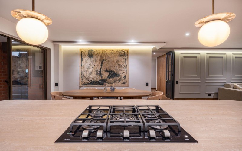 Renovated Luxury Apartment in El Tesoro, Medellín – Modern Elegance and Absolute Comfort