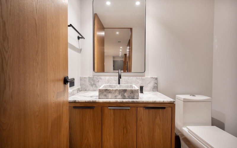 Renovated Luxury Apartment in El Tesoro, Medellín – Modern Elegance and Absolute Comfort