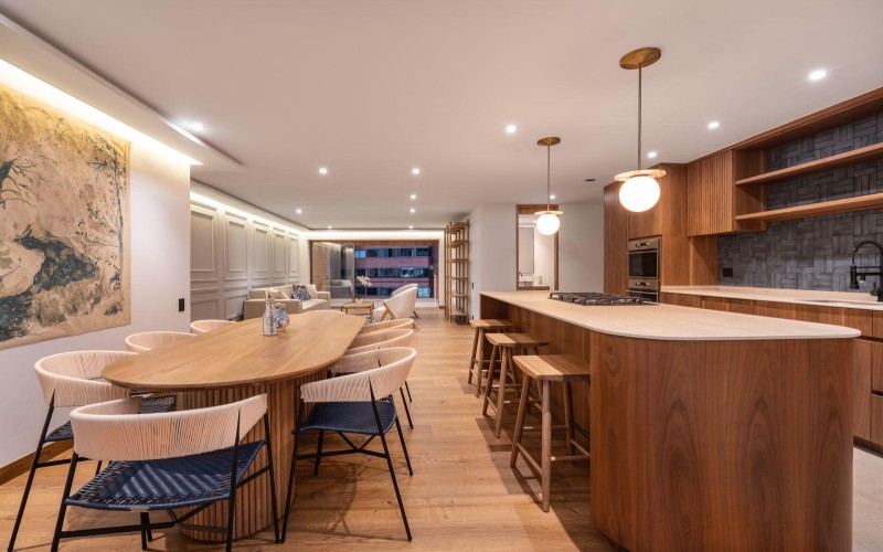 Renovated Luxury Apartment in El Tesoro, Medellín – Modern Elegance and Absolute Comfort