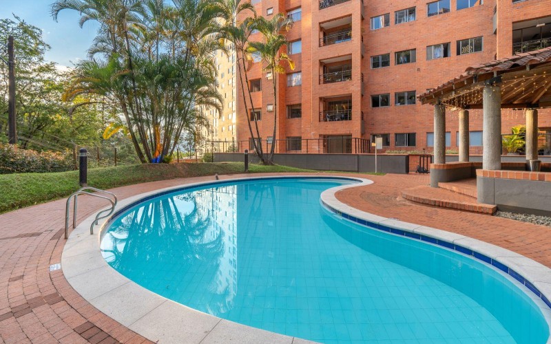 Renovated Luxury Apartment in El Tesoro, Medellín – Modern Elegance and Absolute Comfort
