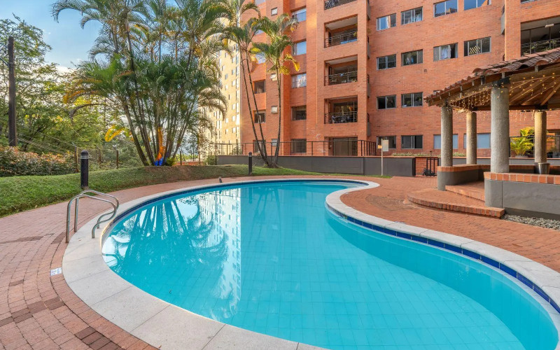 Renovated Luxury Apartment in El Tesoro, Medellín – Modern Elegance and Absolute Comfort