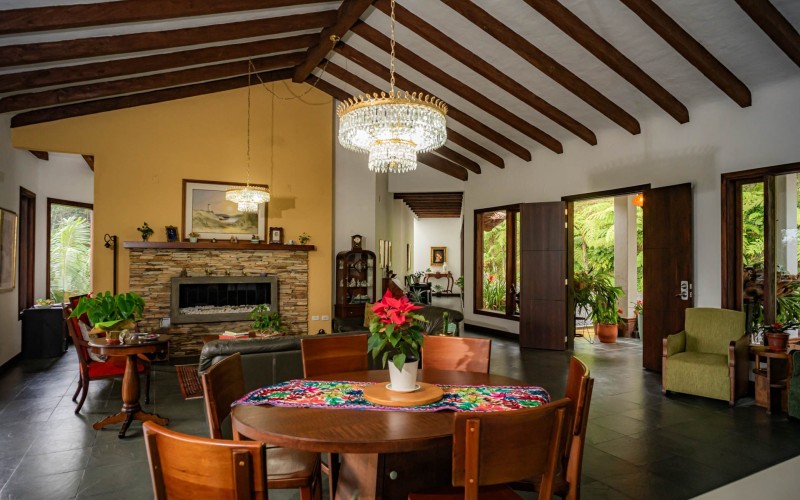 Casa campestre en El Retiro, Antioquia – 6.000m² de Naturaleza Pura.