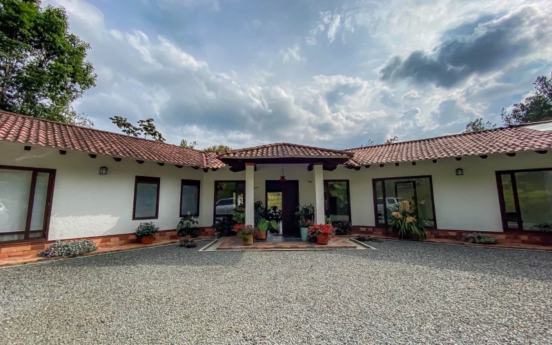 Casa campestre en El Retiro, Antioquia – 6.000m² de Naturaleza Pura.