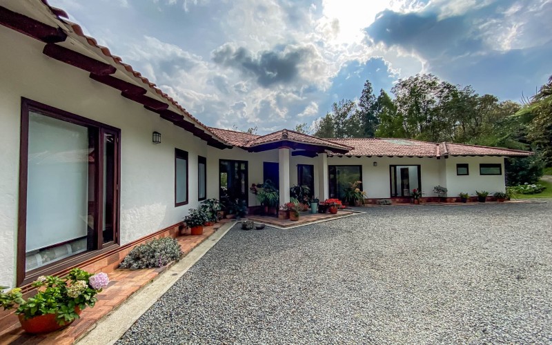 Casa campestre en El Retiro, Antioquia – 6.000m² de Naturaleza Pura.