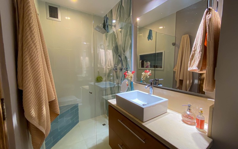 Renovated Triplex in Medellín | 125m² | Near Provenza, Surrounded by Nature and Privacy