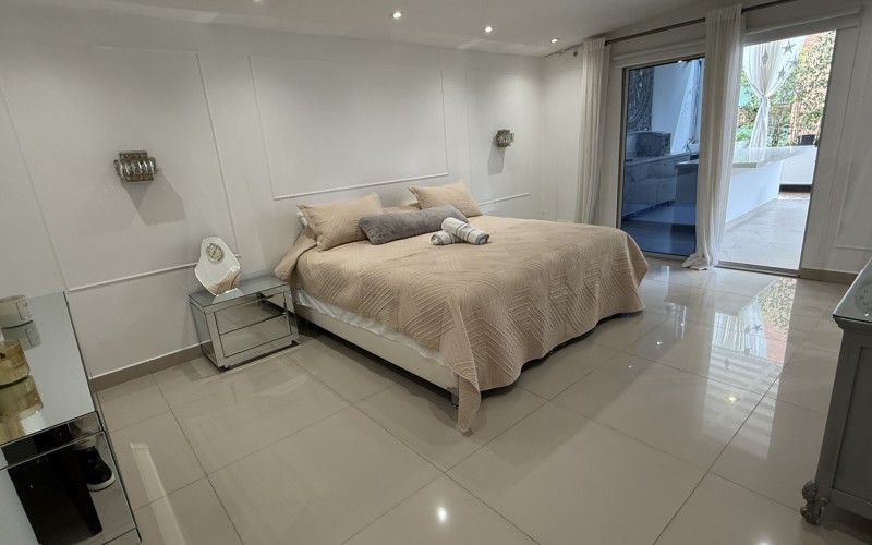 Modern house in Santa Teresita, Laureles: Versatility in the heart of Medellín