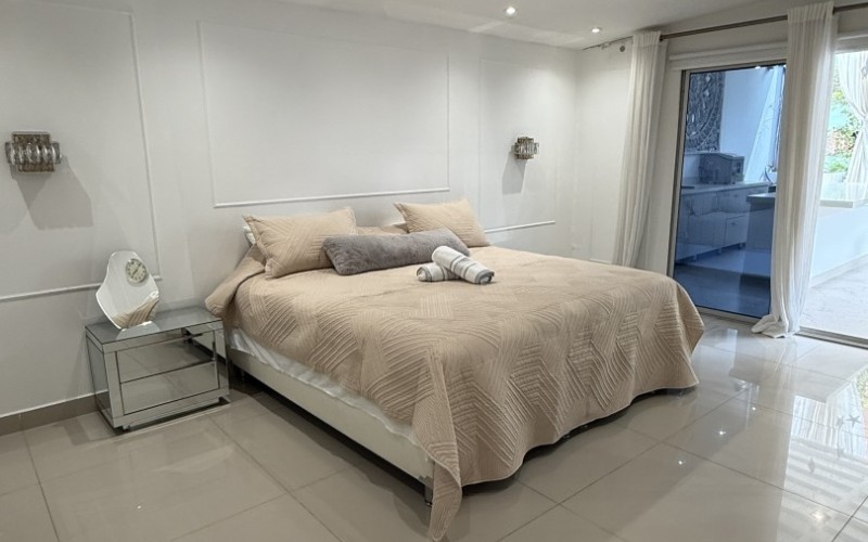 Modern house in Santa Teresita, Laureles: Versatility in the heart of Medellín