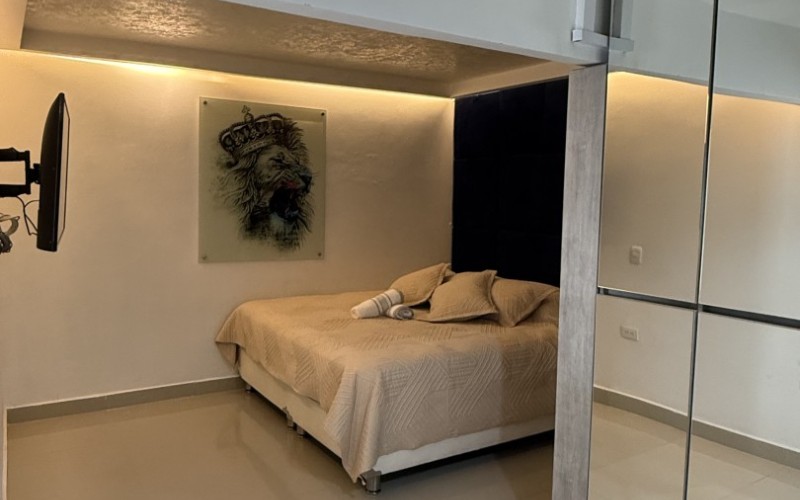 Modern house in Santa Teresita, Laureles: Versatility in the heart of Medellín