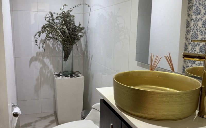 Modern house in Santa Teresita, Laureles: Versatility in the heart of Medellín