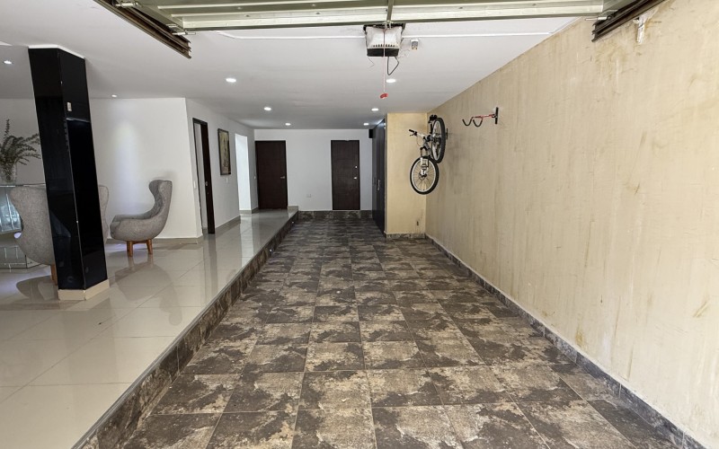 Modern house in Santa Teresita, Laureles: Versatility in the heart of Medellín