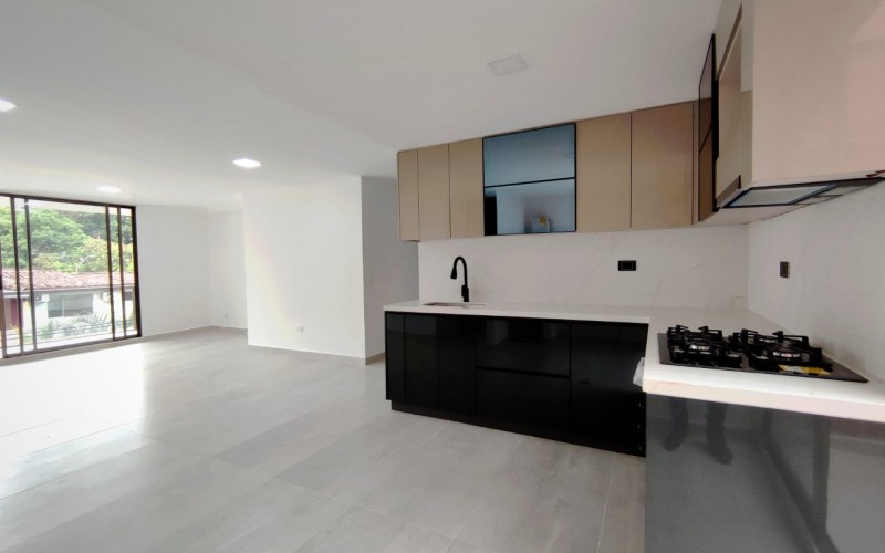 Apartamento con terraza en Conquistadores: 98 m² + 23 m² de terraza, cerca de Unicentro