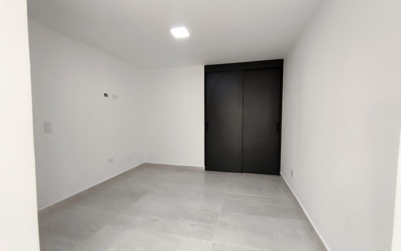 Apartamento con terraza en Conquistadores: 98 m² + 23 m² de terraza, cerca de Unicentro