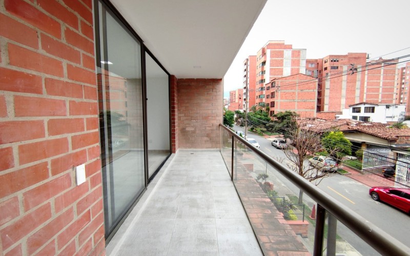 Apartamento con terraza en Conquistadores: 98 m² + 23 m² de terraza, cerca de Unicentro