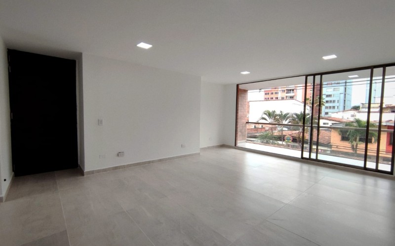 Apartamento con terraza en Conquistadores: 98 m² + 23 m² de terraza, cerca de Unicentro