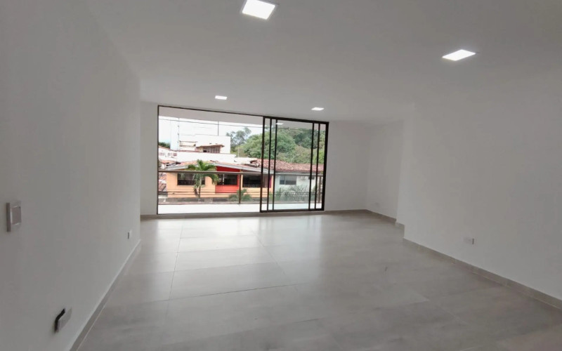 Apartamento con terraza en Conquistadores: 98 m² + 23 m² de terraza, cerca de Unicentro