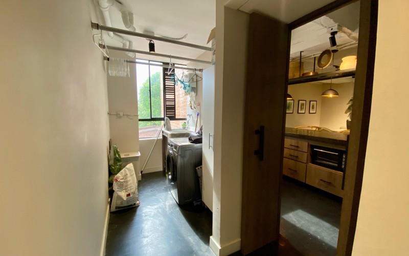 Renovated Apartment in El Poblado, Medellín | 104m² | 1 Bedroom | Pool & Gym