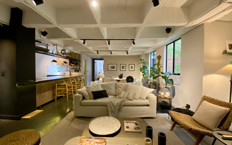 Renovated Apartment in El Poblado, Medellín | 104m² | 1 Bedroom | Pool & Gym