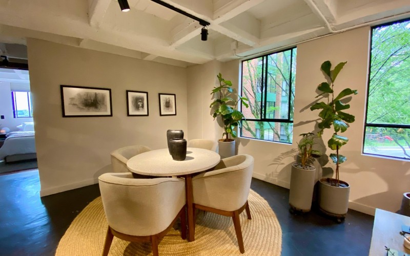 Renovated Apartment in El Poblado, Medellín | 104m² | 1 Bedroom | Pool & Gym