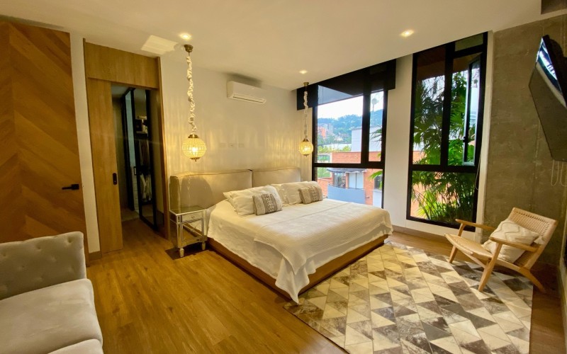 Exclusive Luxury Apartment in Medellín | 242m² | Balcony and Private Elevator